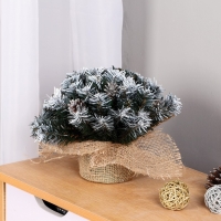 Новогодняя композиция "Классическая белоснежная" шишки серебро 25 см Новогодняя композиция "Классическая белоснежная" шишки серебро 25 см