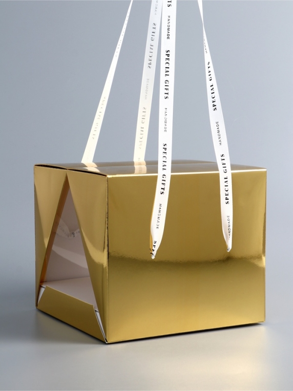 Коробка под бенто-торт с ленточками, золотая , 21 х 21 х 18 см