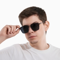 Очки солнцезащитные поляризационные, дужка 14.3 см, ширина 13 см, линза 5 х 5.7 см