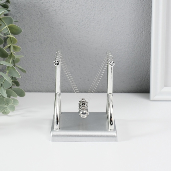 Маятник "Шары Ньютона" серебро 9х9х8 см