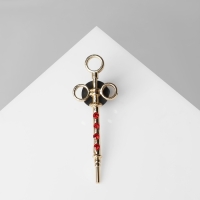 Значок «Шприц» карпульный, цвет красный в золоте Значок «Шприц» карпульный, цвет красный в золоте