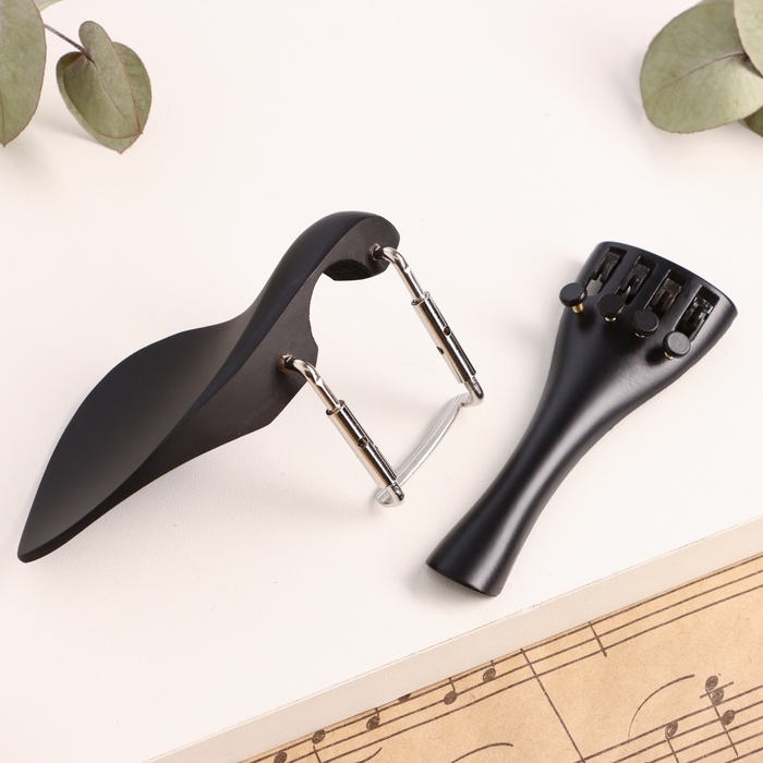 Набор аксессуаров для скрипки: Подставка, Колки, подбородник, струнодержатель, 1/2 Набор аксессуаров для скрипки: Подставка, Колки, подбородник, струнодержатель, 1/2