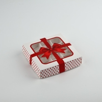 Коробка для конфет &laquo;Подарок&raquo;, 14.7 х 14.7 х 3.5 см