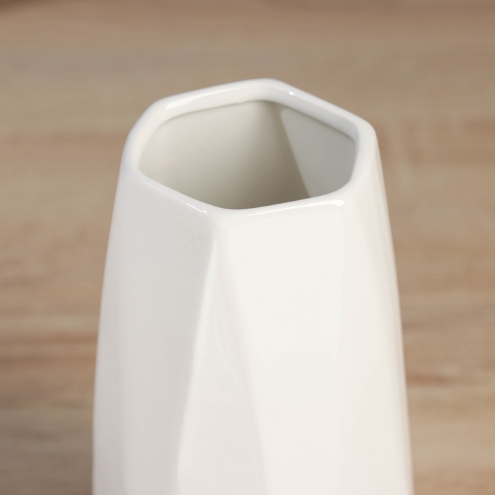 Керамическая ваза декоративная настольная &laquo;Герберт&raquo;, для цветов, сухоцветов, d-6 см, 18.5&times;9 см, белый