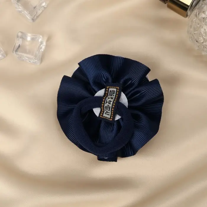 Резинка для волос бант &laquo;Школьница&raquo;, горошек и ленточка, d=7 см, бело-синяя