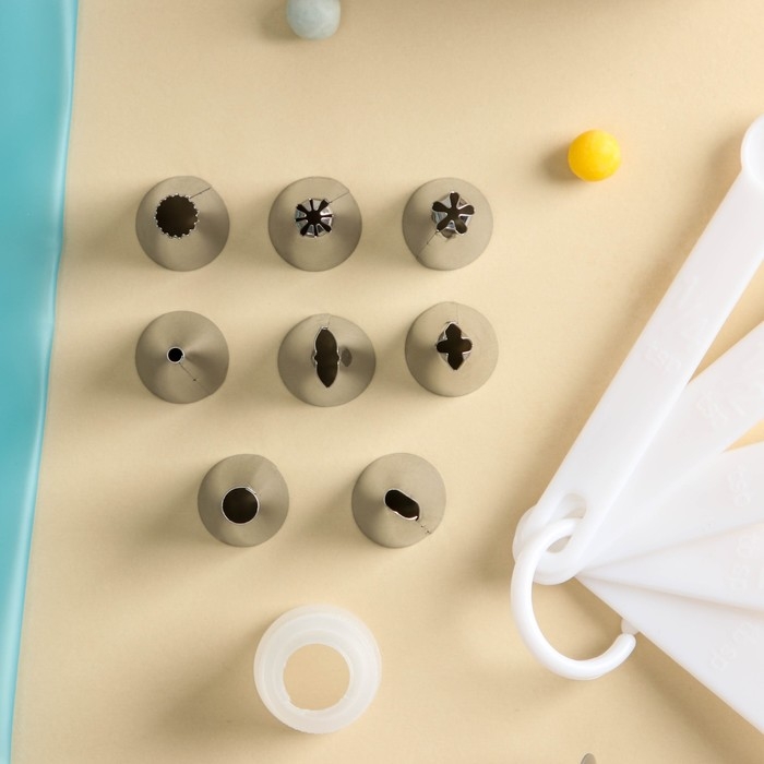 Набор кондитерский &laquo;Норма&raquo;, 13 предметов: щипцы, 8 насадок, кондитерский мешок, адаптер, мерные ложки, кондитерский гвоздь