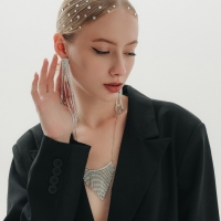 Колье &laquo;Водопад&raquo; треугольник, цвет белый в серебре, 35 см