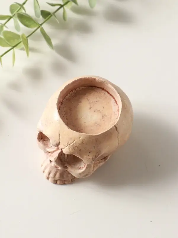 Подсвечник "Череп" эффект состаривания, слоновая кость