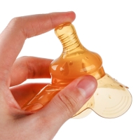 Накладка на грудь для кормления M&B, силиконовая, в контейнере, 1 шт.