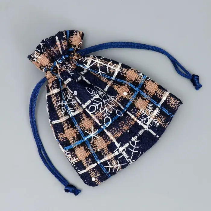 Мешочек подарочный холща &laquo;Снежный лес&raquo;, снежинки, 10 х 12 см +/- 1.5 см