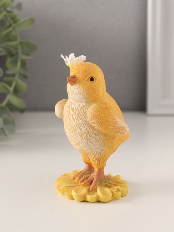 Сувенир полистоун "Цыплёнок с ромашкой" 5,5х5,5х10 см