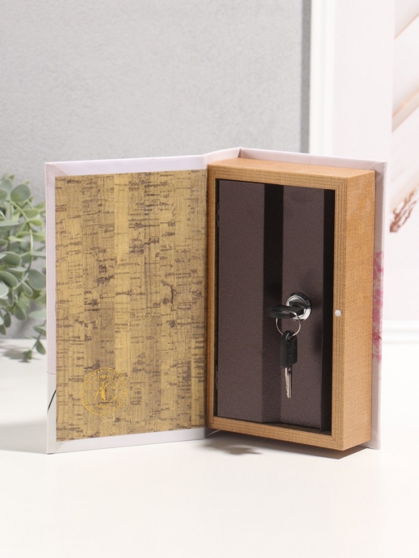 Сейф-книга дерево кожзам "Её мечта" 3D тиснение 21х13х5 см