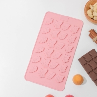 Форма для конфет и шоколада Доляна &laquo;Листики&raquo;, силикон, 21,2&times;11,5 см, 24 ячейки, цвет розовый