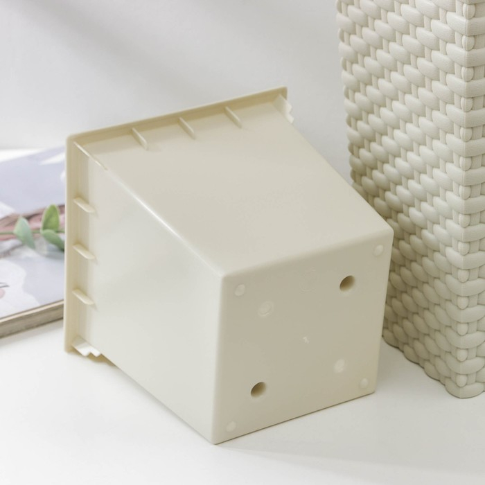 Кашпо для цветов со вставкой &laquo;Ротанг&raquo;, вставка 1,5 л, цвет белый