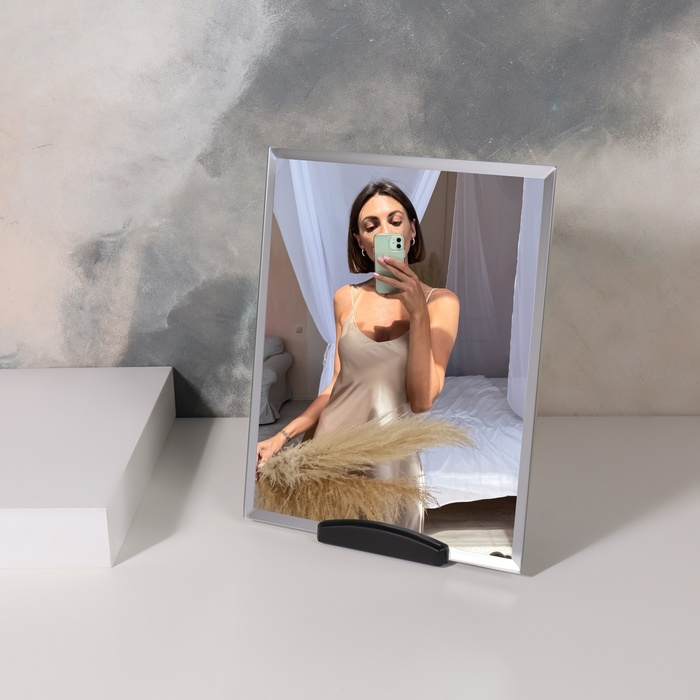 Зеркало на подставке, зеркальная поверхность 17,5 × 22 см, цвет чёрный Зеркало на подставке, зеркальная поверхность 17,5 × 22 см, цвет чёрный