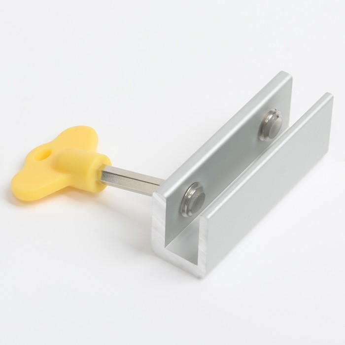 Блокиратор для окон и раздвижных дверей «Ключик», под профиль 16 мм, 2 крепления, цвет желтый, Крошка Я Блокиратор для окон и раздвижных дверей «Ключик», под профиль 16 мм, 2 крепления, цвет желтый, Крошка Я