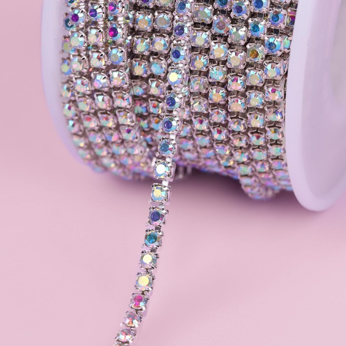 Цепь со стразами, с голографией, металл, стекло, 2,5 мм, 9 &plusmn; 1 м, цвет серебряный