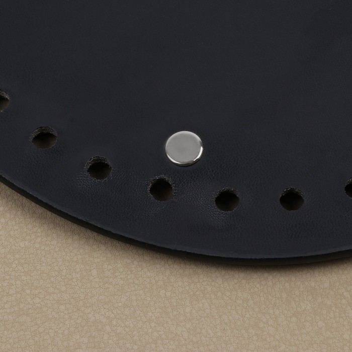 Донце для сумки, с ножками, круглое, d = 18 см, цвет чёрный/серебряный Донце для сумки, с ножками, круглое, d = 18 см, цвет чёрный/серебряный