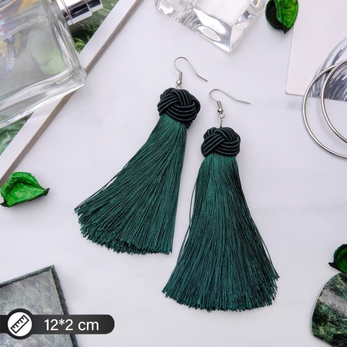 Серьги «Кисти» романс, цвет зелёный в серебре, длина кисти 10 см Серьги «Кисти» романс, цвет зелёный в серебре, длина кисти 10 см