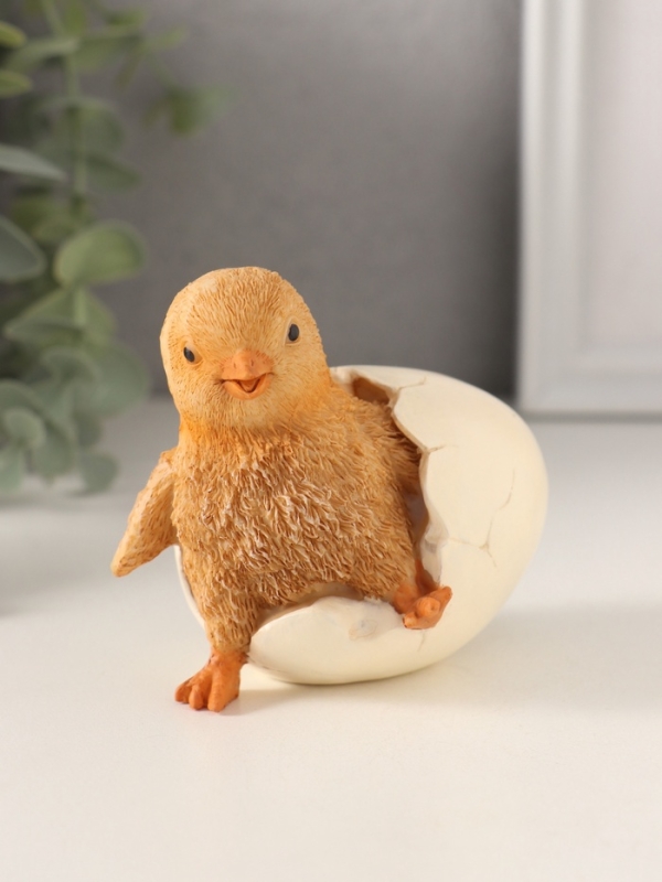 Сувенир полистоун "Цыплёночек в яичной скорлупке" 8х6х8 см