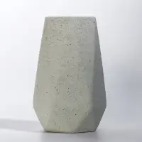 Ваза керамика настольная "Бэрри" грани, h=18,5х11. d=7,5 см, белый