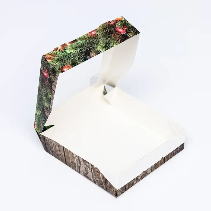 Коробка подарочная новогодняя складная с окном &laquo;Огни&raquo;, 15&times;15&times;4 см