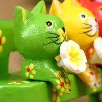 Сувенир "Котята на скамейке" дерево 19х8х6 см, цв. зелёный