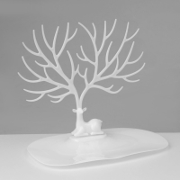 Подставка для украшений &laquo;Олень&raquo;, 25&times;15&times;22 см, прямоугольное основание, цвет белый