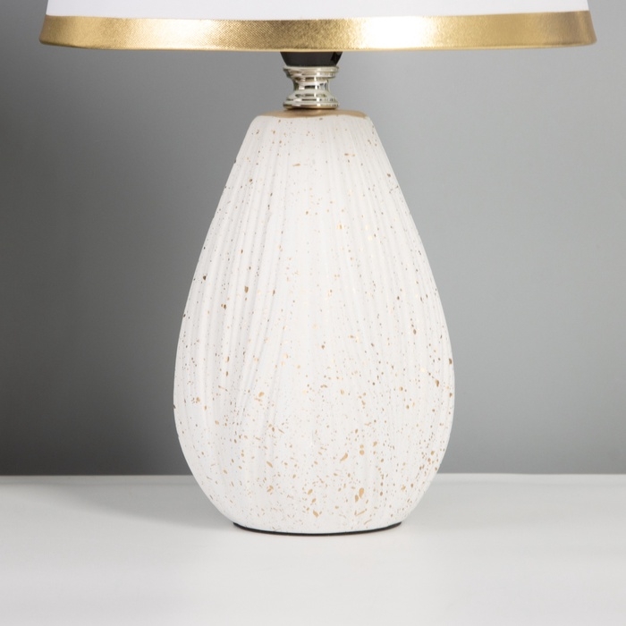 Лампа настольная "Нежность" 1х40Вт Е14 белый/золото 20х20х34см