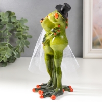 Сувенир полистоун лак "Лягушачья свадьба" 17х9,6х8 см