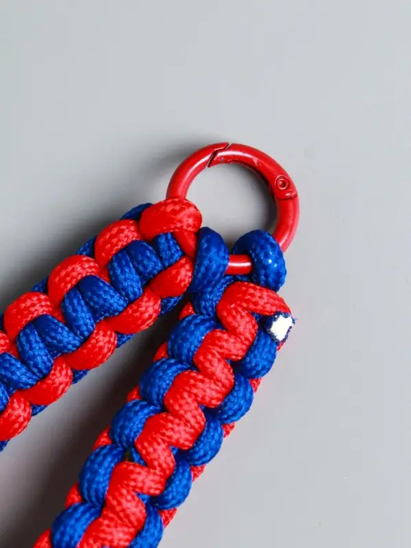 Брелок на карабине "Паракорд" шнур 0,5 см красно-синий 14,5х1,8х0,8 см