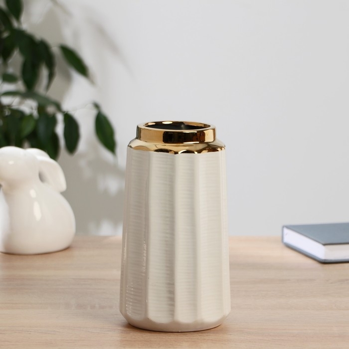 Ваза керамика настольная Ваза керамика настольная "Калей" 20х11 см d-7,5 см, белый