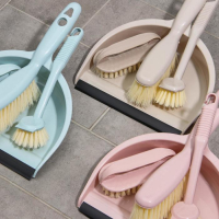 Щётки для уборки Доляна, 4 предмета: совок, 3 щётки, 30&times;21&times;12 см, цвет МИКС