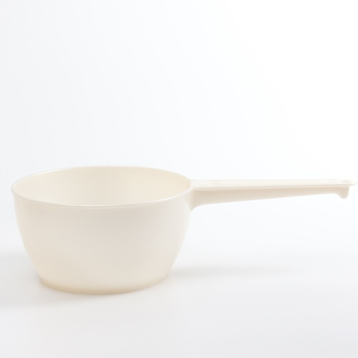 Ковш пластиковый для купания и мытья головы, детский банный ковшик, 1л., цвет белый пералмутр Ковш пластиковый для купания и мытья головы, детский банный ковшик, 1л., цвет белый пералмутр