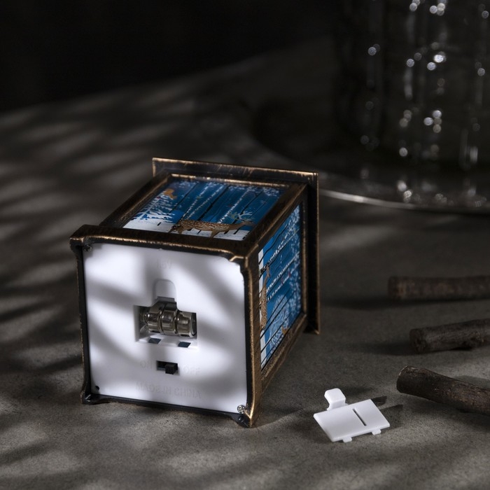 Светодиодная фигура &laquo;Фонарь с оленем&raquo; 6 &times; 13 &times; 6 см, пластик, батарейки AG13х3 (в комплекте), свечение тёплое белое