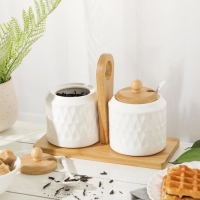 Набор банок фарфоровых для сыпучих продуктов с ложками на бамбуковой подставке BellaTenero &laquo;Герда&raquo;, 2 предмета: 300 мл, цвет белый