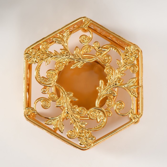 Подсвечник металл на 1 свечу "Шестигранник. Пушистые листья" золото d=5,5 см 10,7х12х5,6 см   104953