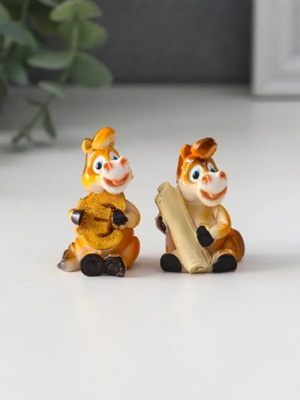 Сувенир полистоун "Коняшка с валютой" МИКС 3х2,5х4,5 см