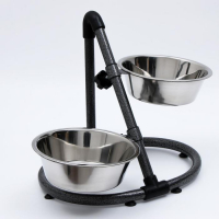 Регулируемая разноуровневая подставка с 2 мисками по 2,5 л Регулируемая разноуровневая подставка с 2 мисками по 2,5 л