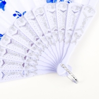 Веер пластик, текстиль "Синий рисунок на белом" МИКС 23 см