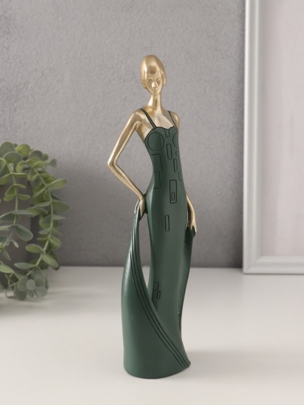 Сувенир полистоун "Девушка в зелёном платье со шлейфом" золото 7х5х24 см