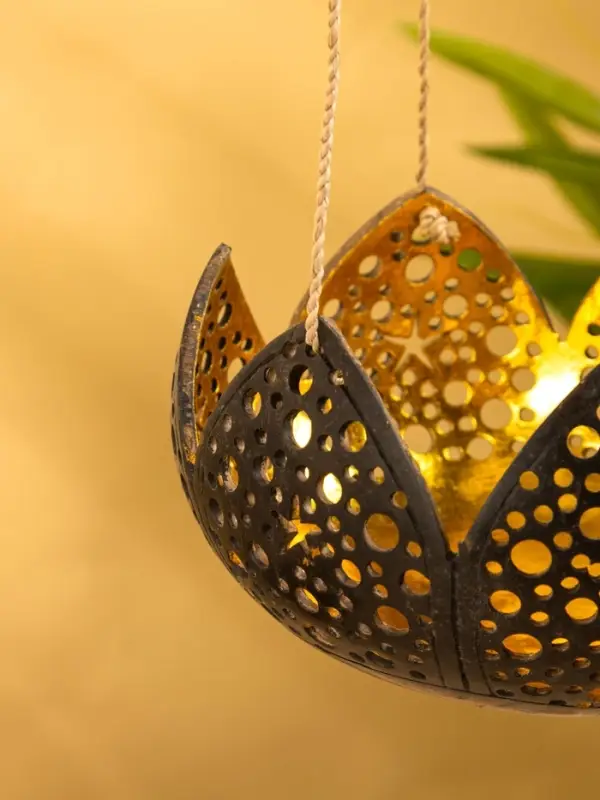 Подсвечник подвесной из кокоса &laquo;Бутон&raquo;, 14&times;14&times;10 см, чёрно-золотой