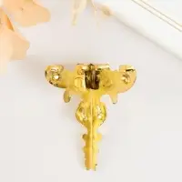 Уголок (ножка) для шкатулки "Фигурная" 6,2х4 см С-023