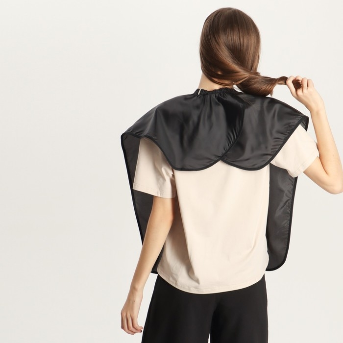 Пелерина парикмахерская, с крючком, цвет чёрный Пелерина парикмахерская, с крючком, цвет чёрный