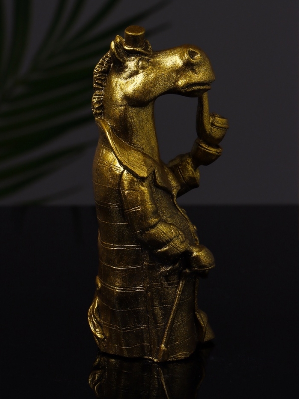 Статуэтка "Конь в пальто" 11х5 см, цвет золото