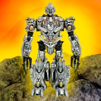 Робот &laquo;Истребитель&raquo;, трансформируется, с элементами из металла