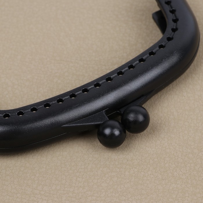 Фермуар пришивной, 9 × 5,5 см, цвет чёрный/антик Фермуар пришивной, 9 × 5,5 см, цвет чёрный/антик