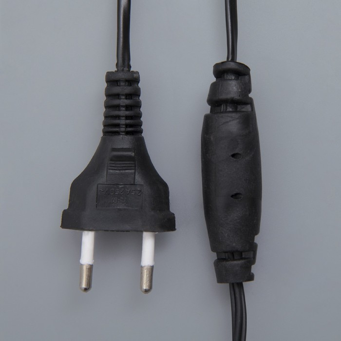 Гирлянда &laquo;Бахрома&raquo; 4 &times; 0.6 м, IP44, тёмная нить, 180 LED, свечение синее, мерцание белым, 220 В