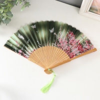 Веер дерево, текстиль h=21 см "Цветы и бабочки" зелёный, с кисточкой Веер дерево, текстиль h=21 см "Цветы и бабочки" зелёный, с кисточкой