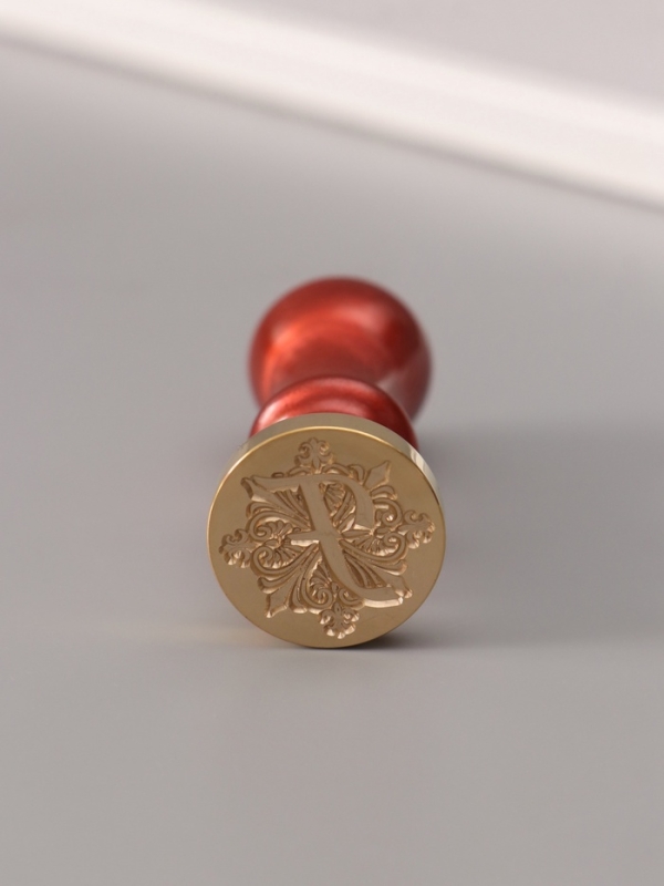 Печать для сургуча с пластиковой ручкой "Буква F на вензеле" 2,5х2,5х6,3 см